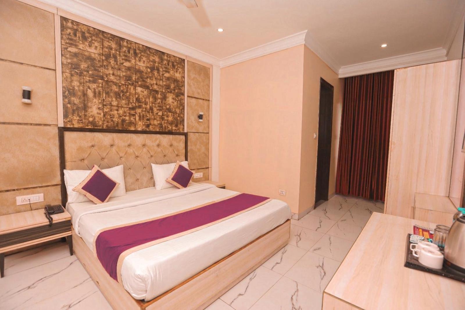 Hotel Almora Inn - Near By Delhi International Airport - With Free Airport Pickup And Drop New Delhi Bagian luar foto