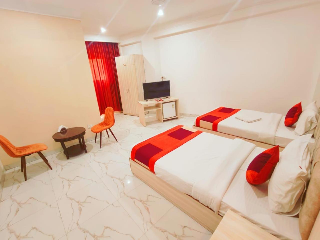 Hotel Almora Inn - Near By Delhi International Airport - With Free Airport Pickup And Drop New Delhi Bagian luar foto