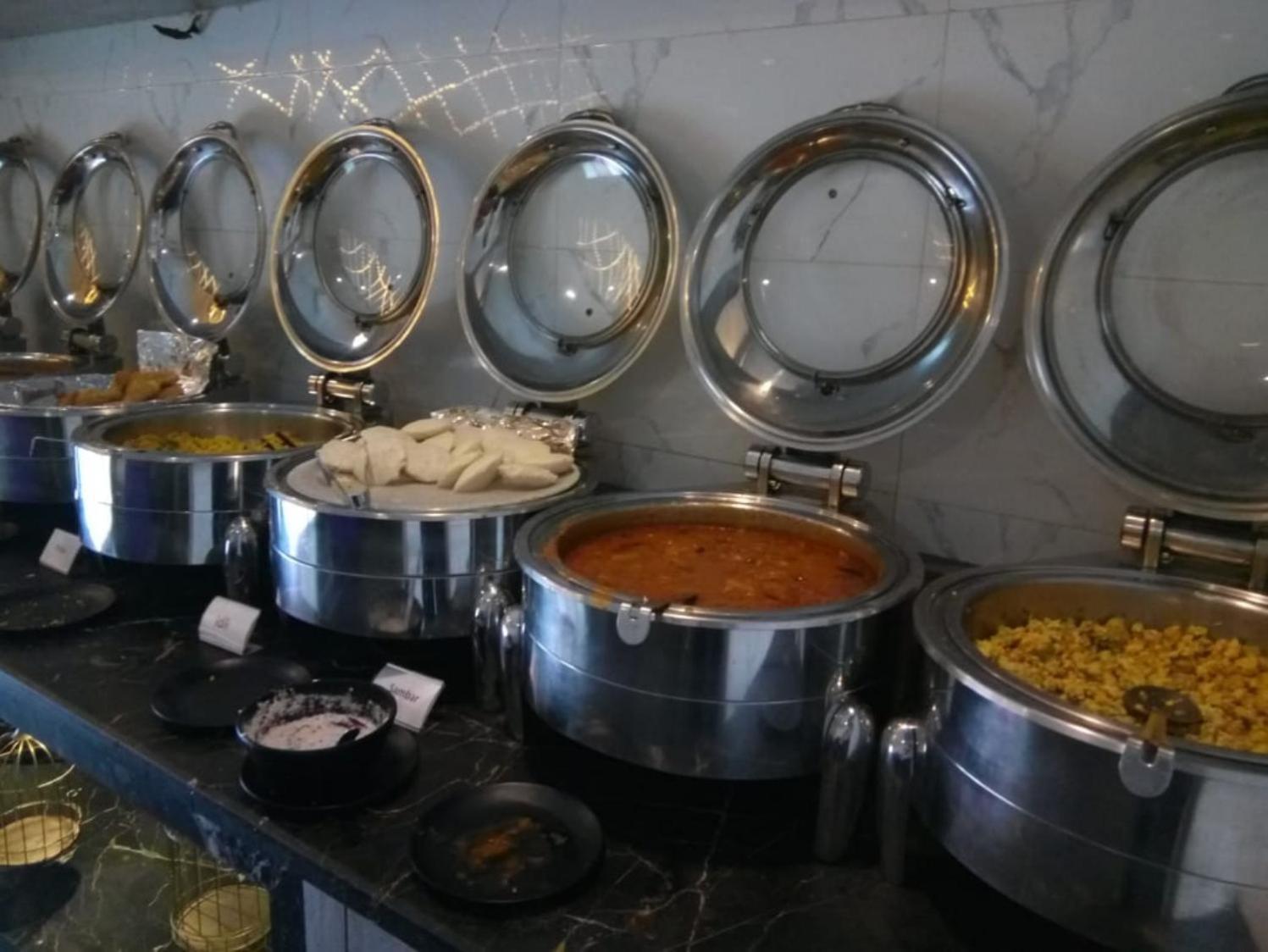 Hotel Almora Inn - Near By Delhi International Airport - With Free Airport Pickup And Drop New Delhi Bagian luar foto