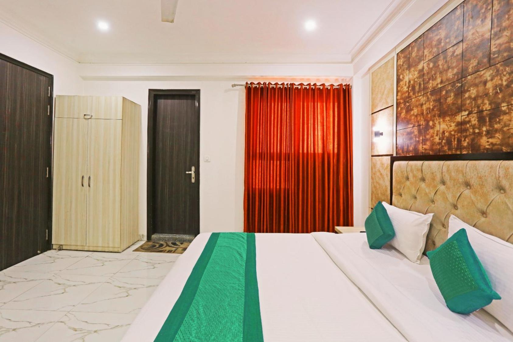 Hotel Almora Inn - Near By Delhi International Airport - With Free Airport Pickup And Drop New Delhi Bagian luar foto