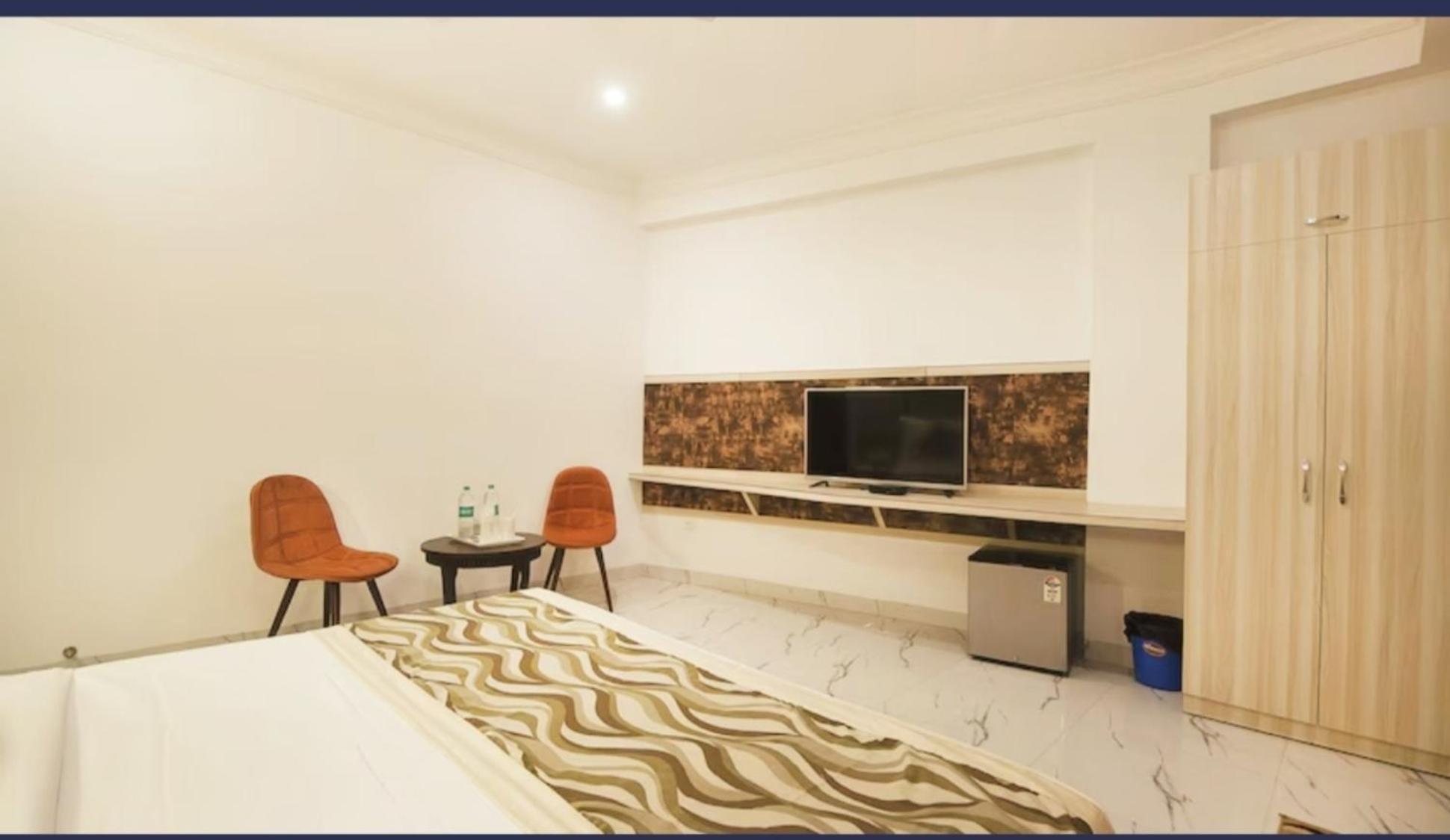 Hotel Almora Inn - Near By Delhi International Airport - With Free Airport Pickup And Drop New Delhi Bagian luar foto