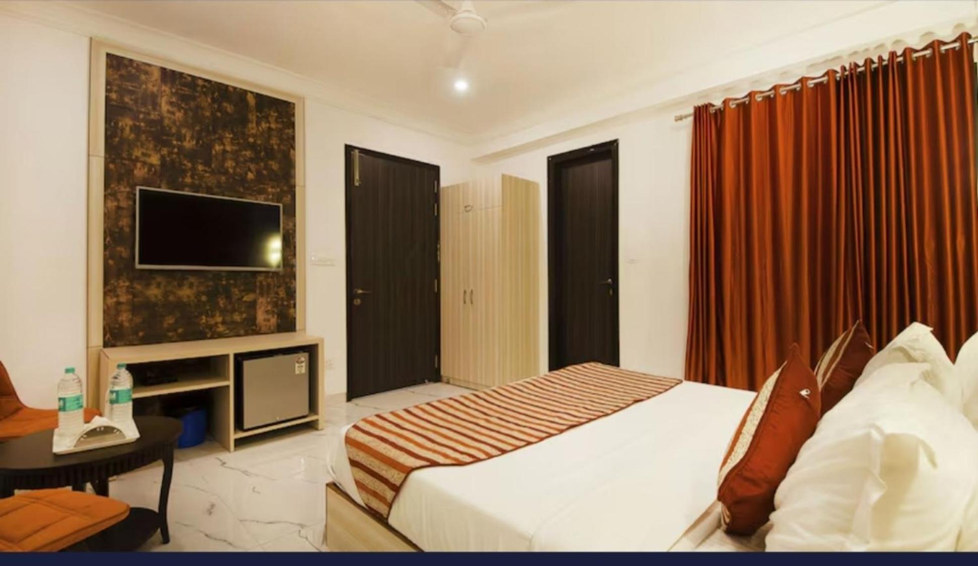 Hotel Almora Inn - Near By Delhi International Airport - With Free Airport Pickup And Drop New Delhi Bagian luar foto