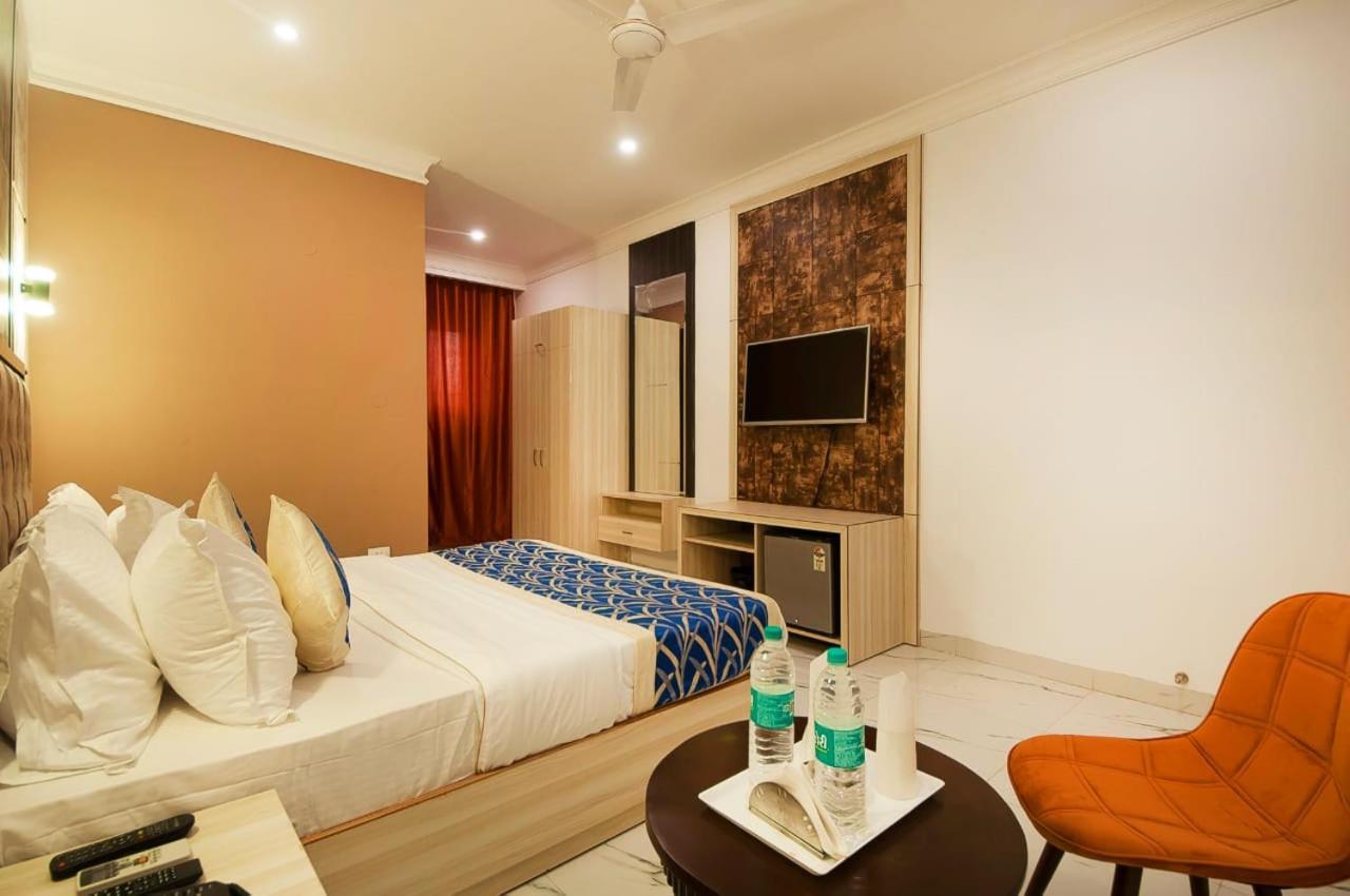 Hotel Almora Inn - Near By Delhi International Airport - With Free Airport Pickup And Drop New Delhi Bagian luar foto