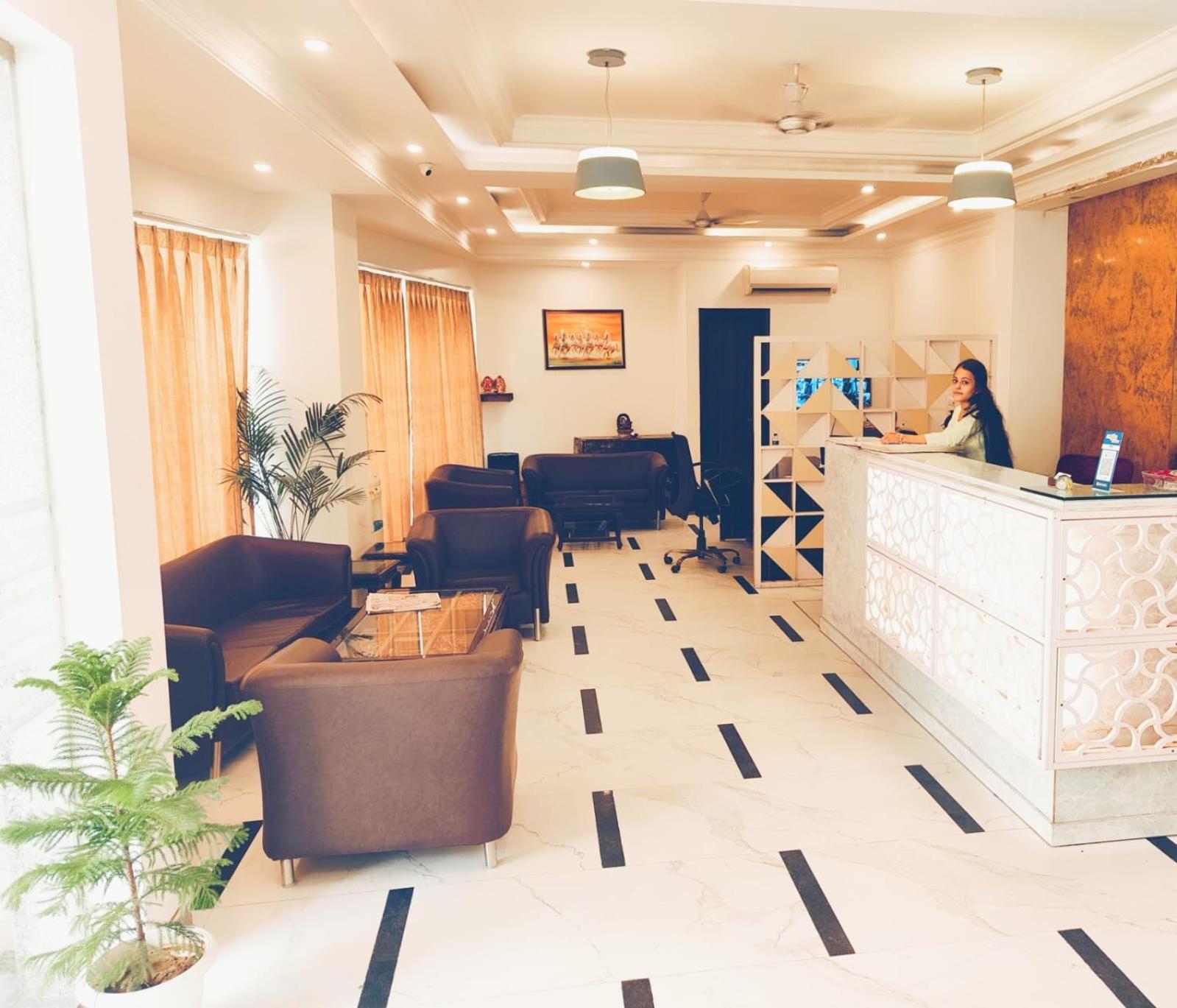 Hotel Almora Inn - Near By Delhi International Airport - With Free Airport Pickup And Drop New Delhi Bagian luar foto