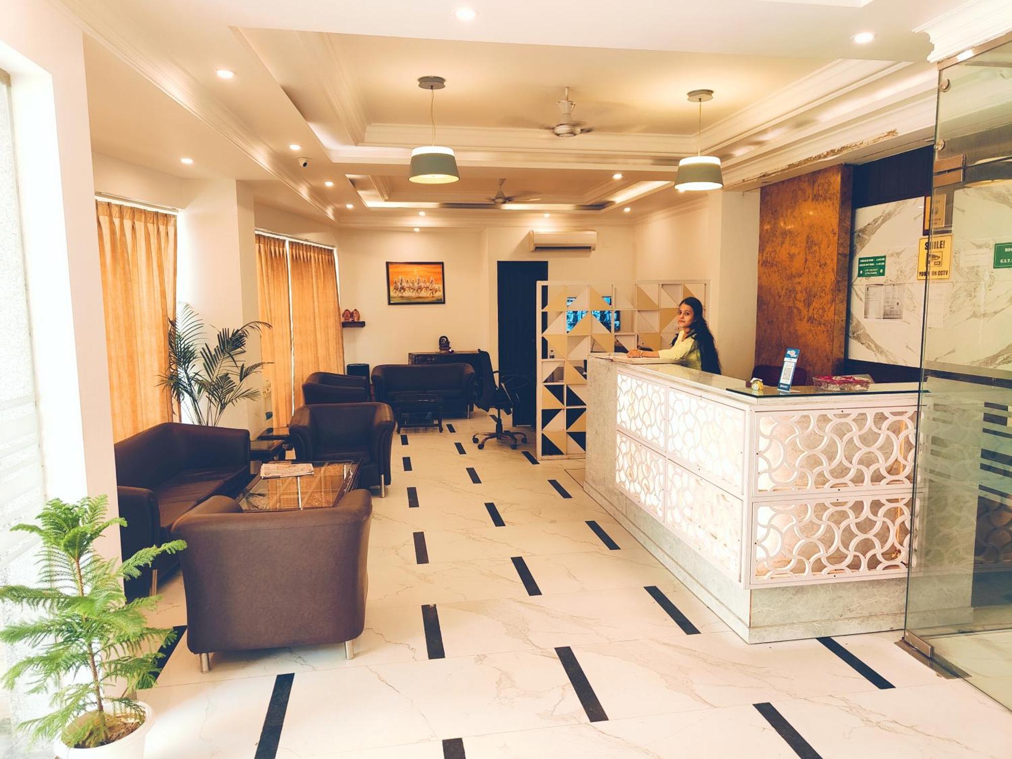 Hotel Almora Inn - Near By Delhi International Airport - With Free Airport Pickup And Drop New Delhi Bagian luar foto