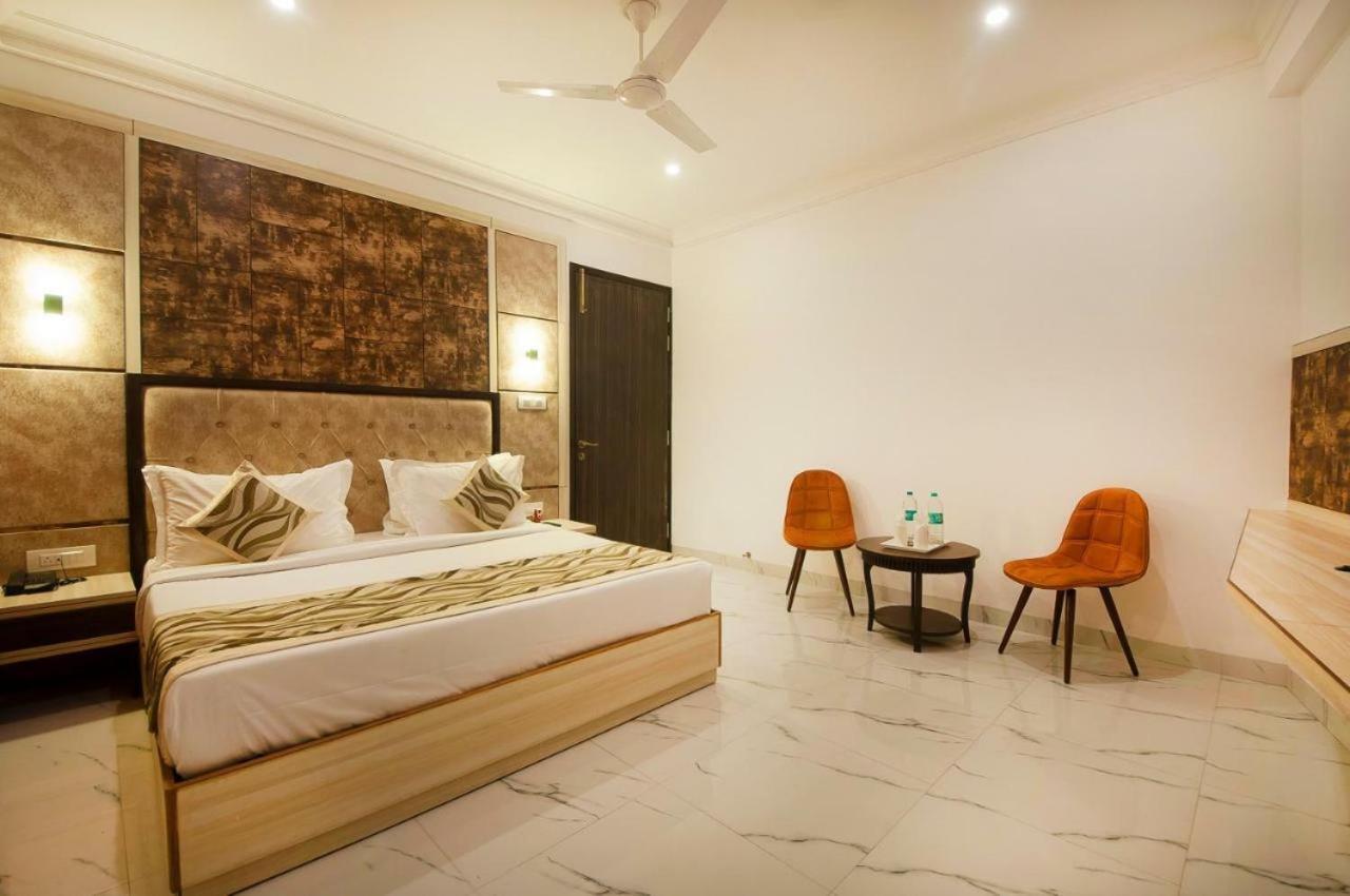 Hotel Almora Inn - Near By Delhi International Airport - With Free Airport Pickup And Drop New Delhi Bagian luar foto