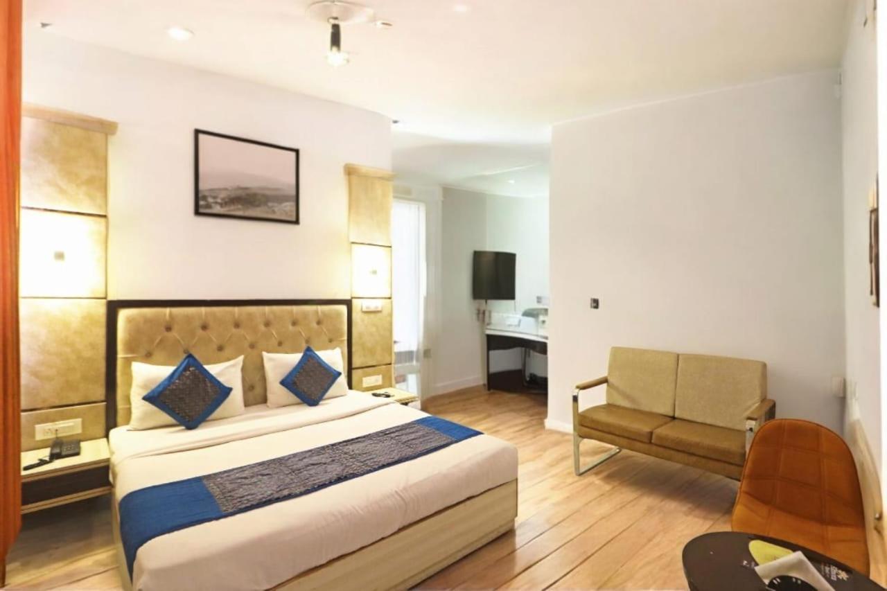 Hotel Almora Inn - Near By Delhi International Airport - With Free Airport Pickup And Drop New Delhi Bagian luar foto
