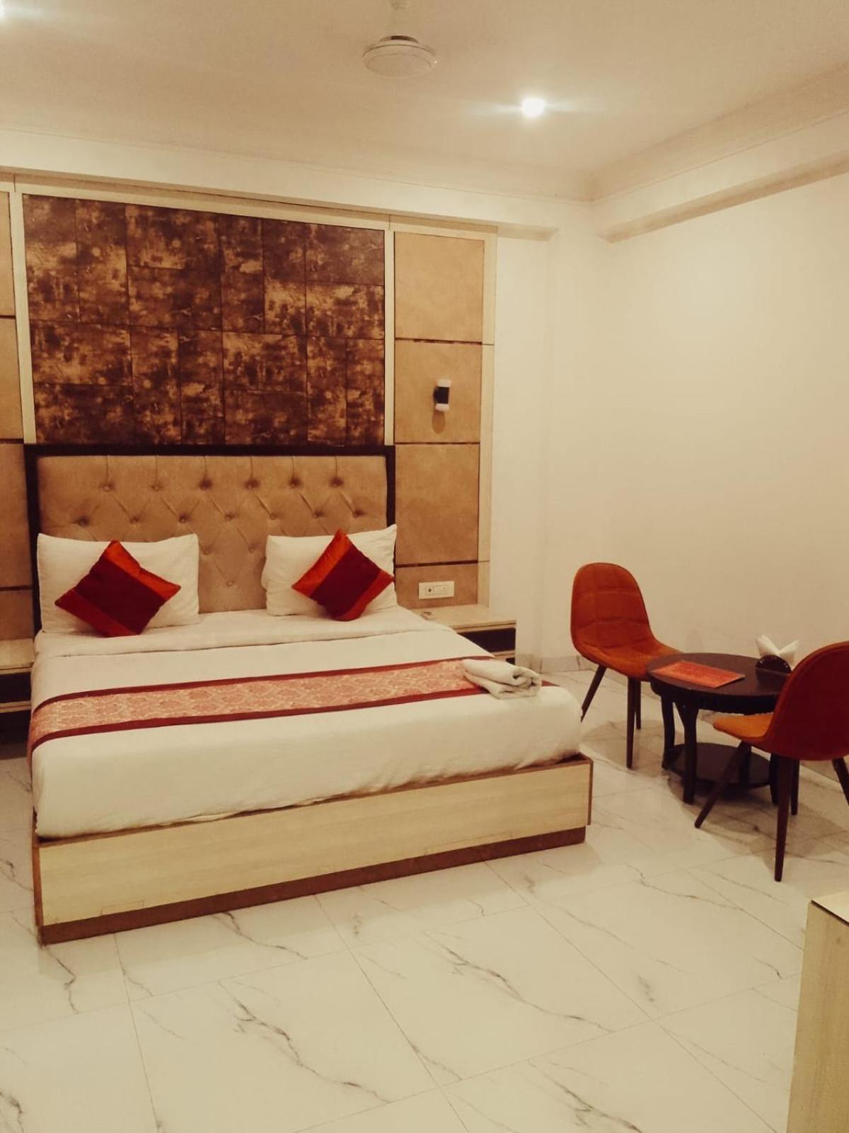 Hotel Almora Inn - Near By Delhi International Airport - With Free Airport Pickup And Drop New Delhi Bagian luar foto