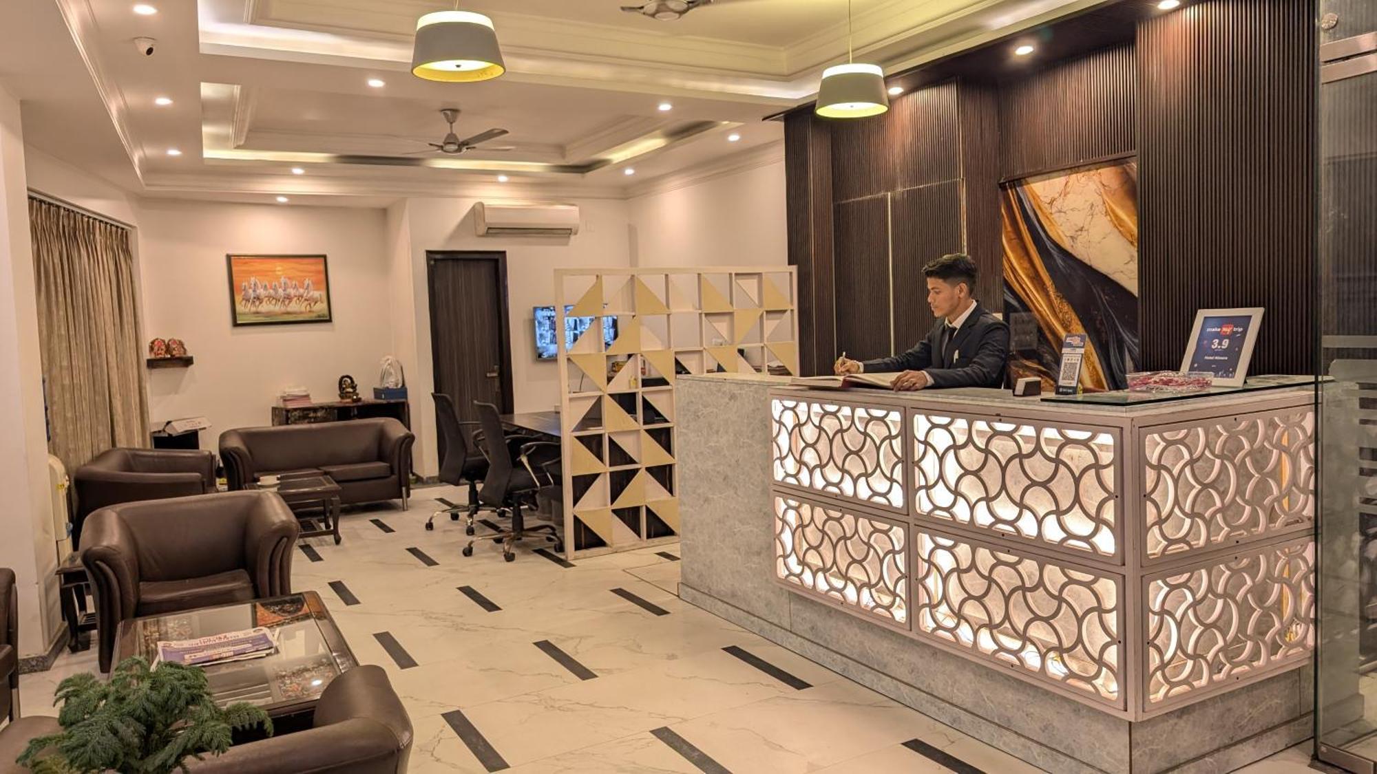 Hotel Almora Inn - Near By Delhi International Airport - With Free Airport Pickup And Drop New Delhi Bagian luar foto